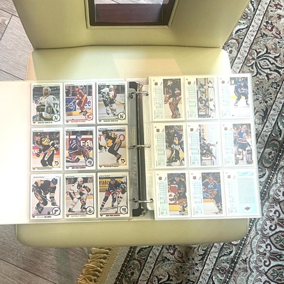 1990-1991 Upper Deck NHL Hockey Card Set! - Picture 2 of 16